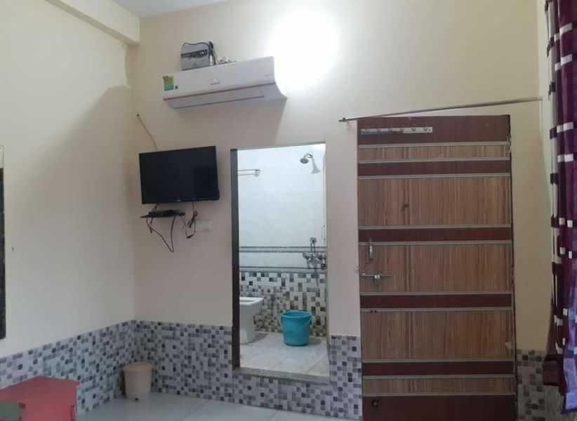 Hāthras Oyo 81087 Hotel Relax Inn מראה חיצוני תמונה